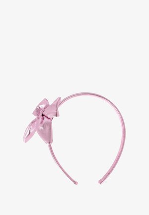 Fascia per capelli metallica rosa con un fiocco lucido su un lato, superficie liscia, sottile e arcuata per adattarsi alla testa.