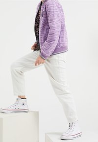 WE Fashion REVERSIBLE - Bomber bunda - purple/black