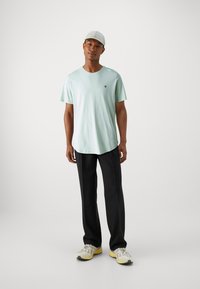 Jack & Jones JPRBLABRODY TEE 7 PACK - Navadna majica - mottled dark yellow/off-white/blue-grey