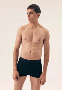 Henderson DOMME czarny