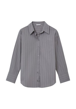 Camicia grigia a manica lunga con strisce bianche verticali, chiusura davanti con bottoni, colletto a punta e maniche con polsini. Tessuto dalla texture liscia.