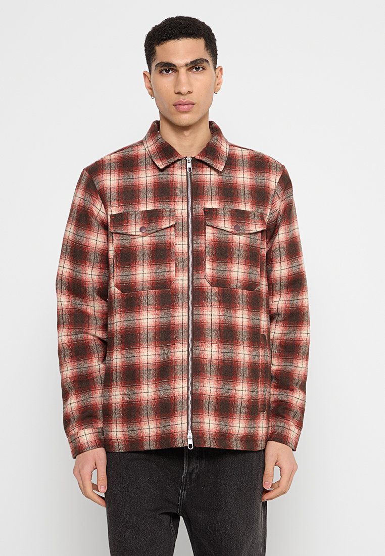 Revolution Lichte jas donkerrood Revolution Lichte jas donkerrood