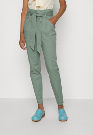 VMBAILEY PABERBAG PANT - Pantaloni - laurel wreath