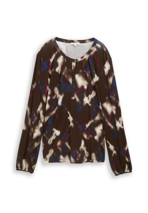Koszula z długim rękawem w kolorze brązowym z kolorowym, abstrakcyjnym wzorem, posiadająca okrągły dekolt, zapinana na guziki, z marszczonymi rękawami.