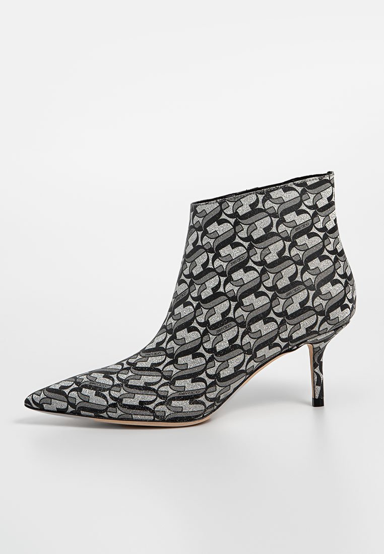 Jimmy Choo Enkelkaarsjes grijs Jimmy Choo Enkelkaarsjes grijs