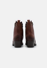 Marco Tozzi by Guido Maria Kretschmer BOOTS - Cowboy/biker ankle boot - muscat antic