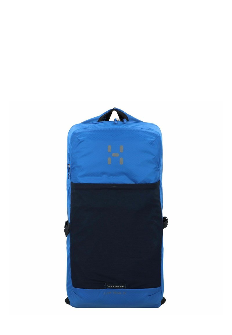 Sac à dos bleu avec un dessus texturé, une poche avant noire, des bretelles réglables et une poignée supérieure. Il présente un logo sur la partie supérieure.