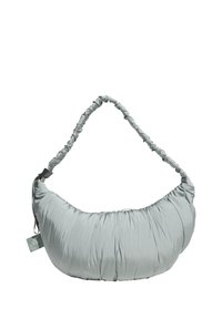 Borsa in tessuto grigio morbido con design morbido e morbido. Presenta una forma curva e una tracolla arricciata per un facile trasporto. Contiene una piccola etichetta attaccata.