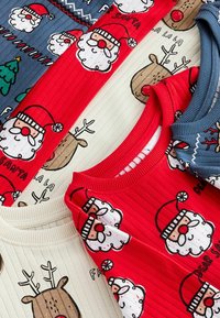 Next 3 PACK - REGULAR FIT SET - Pizsama szett - red navy ecru christmas character