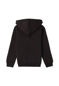 Sudadera con capucha negra hecha de tela suave, con un bolsillo tipo canguro, puños y dobladillo acanalados. Textura suave sin patrones visibles.