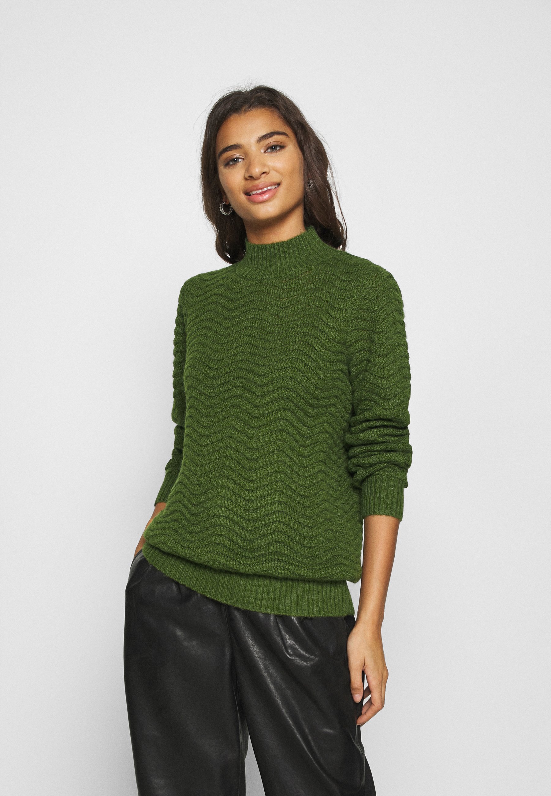 YAS YASBETRICIA Strikkegenser chivemørkegrønn Zalando.no YAS Tall YASBETRICIA Strikkegenser chive Zalando.no