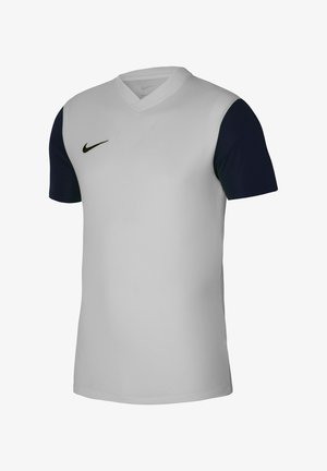 Nike Fußballtrikot mit einem weißen Körper und kurzen Ärmeln in Marineblau. Verfügt über ein V-Ausschnitt-Design und ein kleines schwarzes Logo auf der Brust.