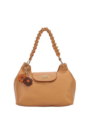 Borsa a mano in pelle color cuoio con manico intrecciato, decorazioni a forma di fiori marroni e arancioni attaccate e logo YNOT? sulla patta frontale.