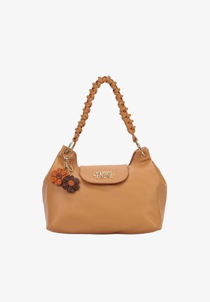 Borsa a mano in pelle color cuoio con manico intrecciato, decorazioni a forma di fiori marroni e arancioni attaccate e logo YNOT? sulla patta frontale.
