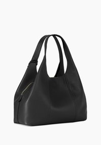 Borsa a spalla in pelle nera con un design morbido. Presenta due manici arrotondati, una cerniera sulla parte superiore e dettagli di cucitura a vista.