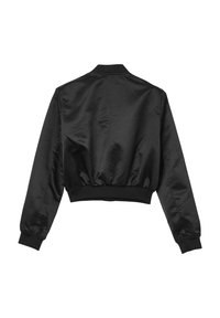 Veste bombardier noire en matériau satiné. Présente une coupe courte, des manches longues, des poignets côtelés et un col arrondi, avec une texture lisse.