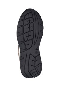 Zwarte rubberen schoenzool met diepe profielgroeven, voorzien van gestructureerde patronen en inkepingen voor grip en traction. Randen zijn licht afgerond.