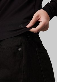 Calvin Klein Pitkähihainen paita - black