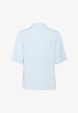 Camisa a rayas con rayas verticales en azul claro y blanco, de mangas cortas y cuello estándar. Tejido suave con un diseño relajado.