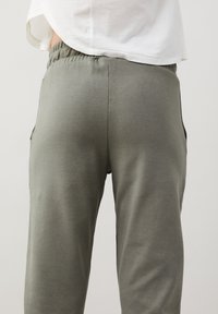 Odd Molly ALICIA - Tepláky - faded cargo