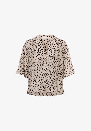 Světlobéžová košilová halenka s černými nepravidelnými leopardími skvrnami, krátkými širokými rukávy a výstřihem do V.