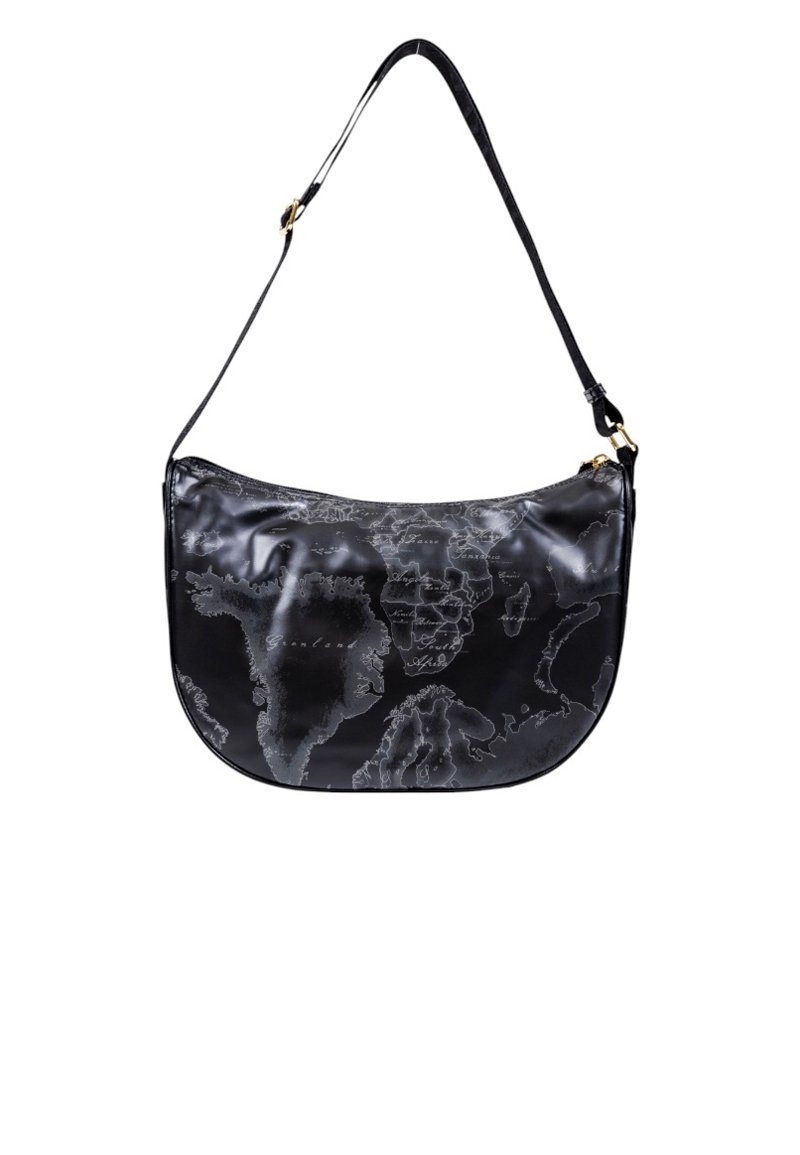 Sac en cuir noir en forme courbée, avec une bandoulière réglable et un design de carte du monde gravé dans des tons de gris.