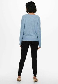 JDY JDYELANORA L/S V-NECK NOOS - Jumper - light blue
