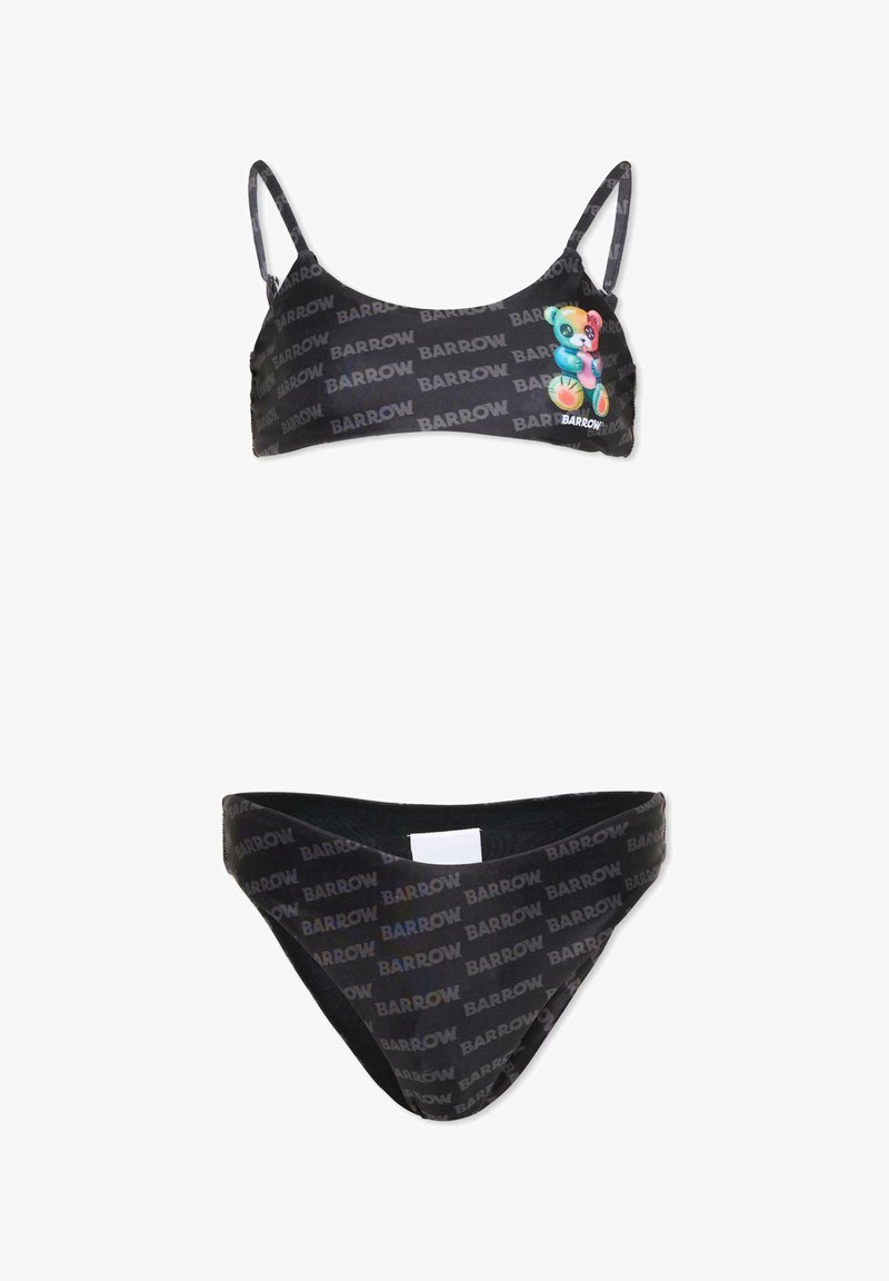 Ensemble bikini noir avec le texte "BARROW" répété ; le haut présente un graphisme d'ourson coloré sur le côté droit.