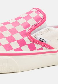 Vans CLASSIC SLIP-ON UNISEX różowy
