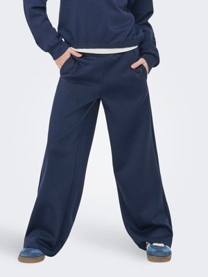 ONLY GIRLS, HOSE MIT WEITEM BEINSCHNITT KOGADA-NELLA WEITER BEINSCHNITT HOSE MIT WEITEM BEINSCHNITT - Træningsbukser - navy blazer