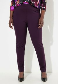 Ulla Popken GROSSE GRÖSSEN BIS RUNDUM-GUMMIBUND STRETCH - Legíny - kalhoty  - dark grape