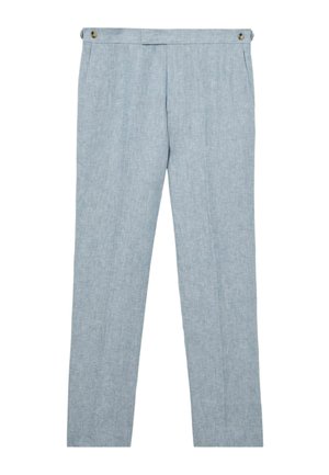 Pantaloni albaștri deschis croiți, cu detalii cu nasturi pe talie și buzunare laterale, realizați din țesătură texturată, prezentați așezați pe un fundal alb.