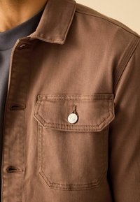 Next REGULAR FIT BUTTON UP - Spijkerjas - rust brown