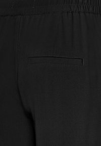 Street One LOOSE FIT - Tygbyxor - schwarz