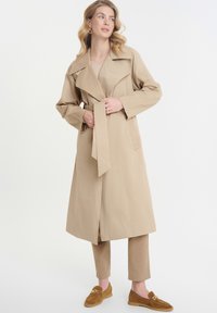 Trenchcoat - brown