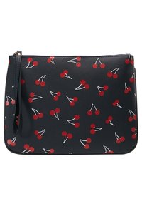 Sac à main noir avec motif de cerises rouges et accents blancs. Matériau lisse et texturé avec fermeture éclair et bracelet de poignet.