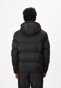 Guess STRETCH JACKET - Ziemas jaka - jet black