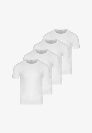 Cztery jednokolorowe białe T-shirty z krótkim rękawem i okrągłym dekoltem ułożone w przesuniętym rzędzie na białym tle.