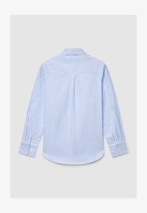 Camicia a righe azzurro chiaro con maniche lunghe, colletto classico, polsini con bottoni e piega posteriore per una maggiore libertà di movimento. Tessuto in cotone liscio.