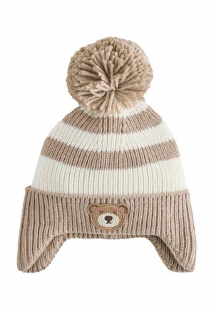 Gestrickte beige und weiß gestreifte Wintermütze mit Ohrenklappen, Bommel oben und einem kleinen, vorne aufgestickten Teddybärgesicht.