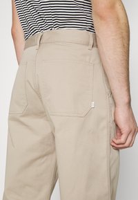 Woodbird DIZZON PANTS - Chinos - ecru