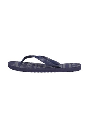 Infradito blu navy con fasce testurizzate e plantare decorato che presenta la parola "Superdry" in grandi lettere grigie. Suola in gomma.