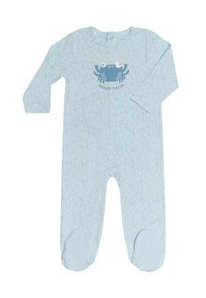 Pijama azul claro hecho de suave algodón. Presenta un gráfico de cangrejo y un patrón de gotas de lluvia. Con mangas largas y diseño con pies. Cierre a presión en el cuello.