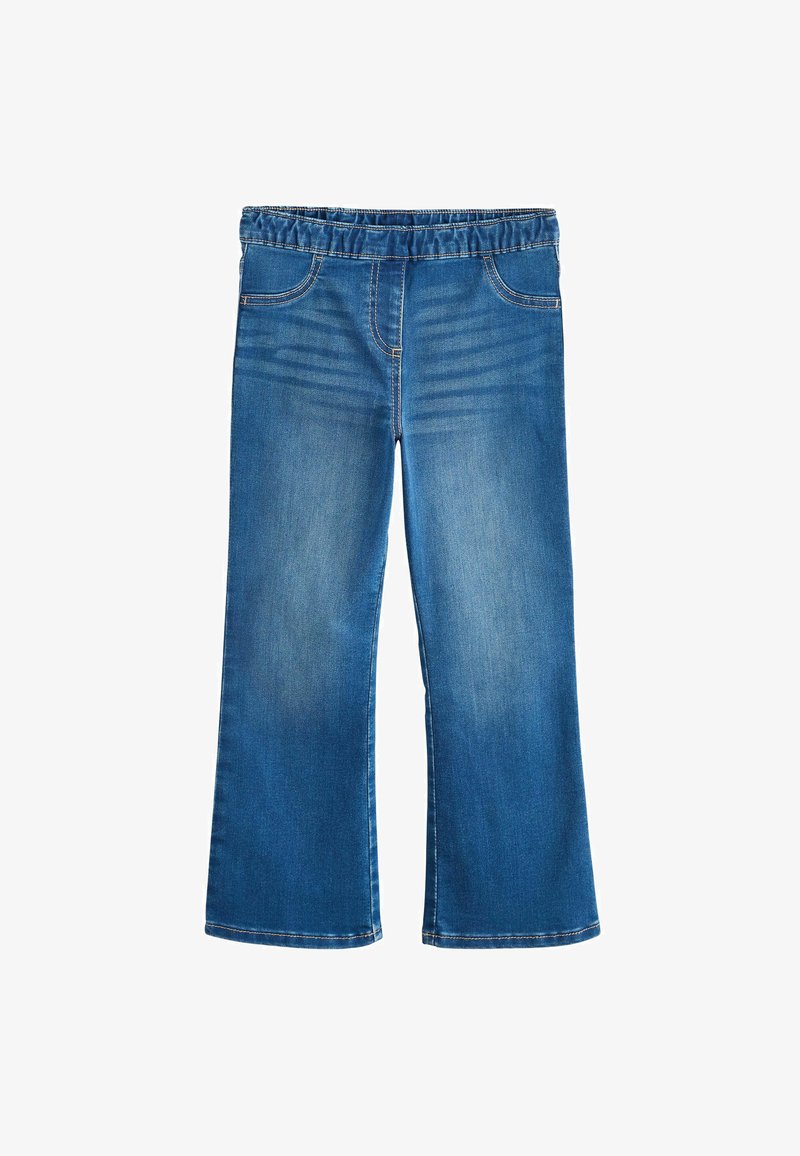 Jean denim bleu avec taille élastique, poches avant et jambes légèrement évasées sur fond blanc.