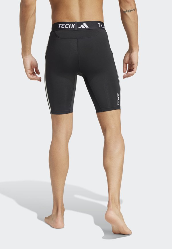 TECHFIT COMPRESSION 3-STRIPES SHORT - Trunks3