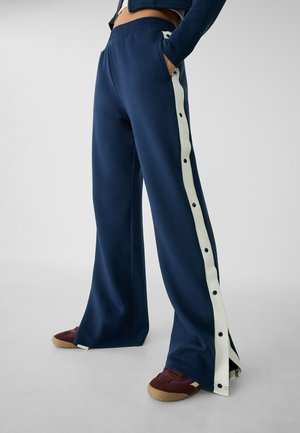 Stradivarius SOFT WITH SIDE BUTTONS - Tepláky - dark blue