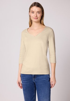 MIT HERZAUSSCHNITT - Langarmshirt - beige