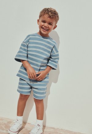 Next, REGULAR FIT - ALL-OVER SET   - Shorts - blue stripe