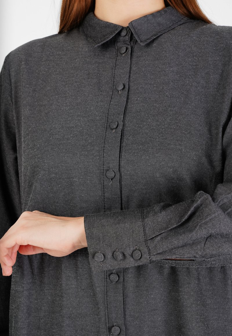 Damen Freizeitkleider | Modanisa DENIM LOOK PLUS SIZE Maxikleid black/schwarz - DM82013 Damen Freizeitkleider | Modanisa DENIM LOOK PLUS SIZE Maxikleid black/schwarz - DM82013