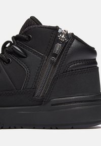 Timberland SENECA BAY MID - Chaussures premiers pas - black